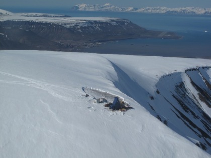 Leting etter kull på Svalbard (Foto: Store Norske Kullkompani)