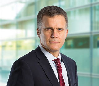 Helge Lund står fortsatt oppført som "Chief Executive" i britiske BG Group, men går av når fusjonen me Shell trer i kraft( Foto: BG Group)