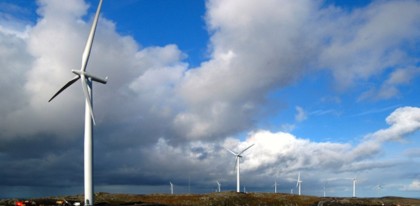 Statkraft har allerede vindmøller på Hitra, og bygger nå Europas største vindmøllepark på Fosen med oljefondeet på slep( Foto: Statkraft)