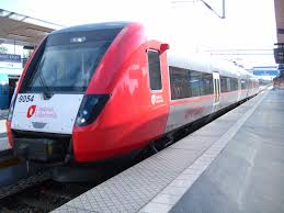 Et tog fra svenske Bombardier på svenske skinner. Nå kan to tusen ansatte i Bombardier Sweden miste jobben( Foto: Wikipedia)
