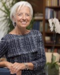 Christine Lagarde vventer lavere vekst. Her er  hun avbildet etter å ha blitt gjenvalgt i IMF( Foto: IMF