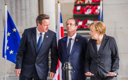 Daid Cameron, Froncois Hollande and Angela Merkel met in France  in remembrance of the World  War( Photo: Associated Press)