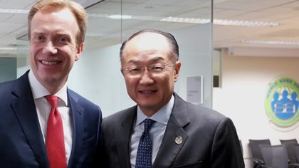 Utenriksminister Børge Brende har inngått en ydmykende avtale med Kina. Utenriksminister Wang Yi til høyre( Foto: Regjeringen)