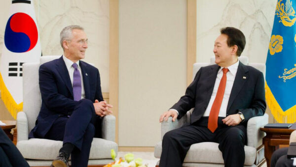 Generalsekretær understreker verdien av NATOs globale partnerskap ved besøk til Republikken Korea