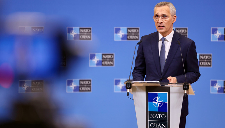 Utenriksministre enige om å planlegge for en större NATO-rolle i koordineringen av bistand til Ukraina.