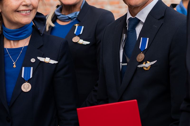 SAS Medevac crew members honored with Norwegian Armed Forces medals